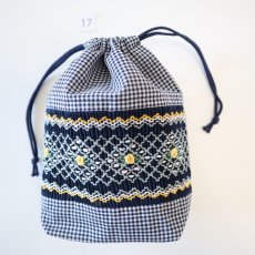 画像1: スモッキング刺繍のミニ巾着 Mサイズ-17 (1)